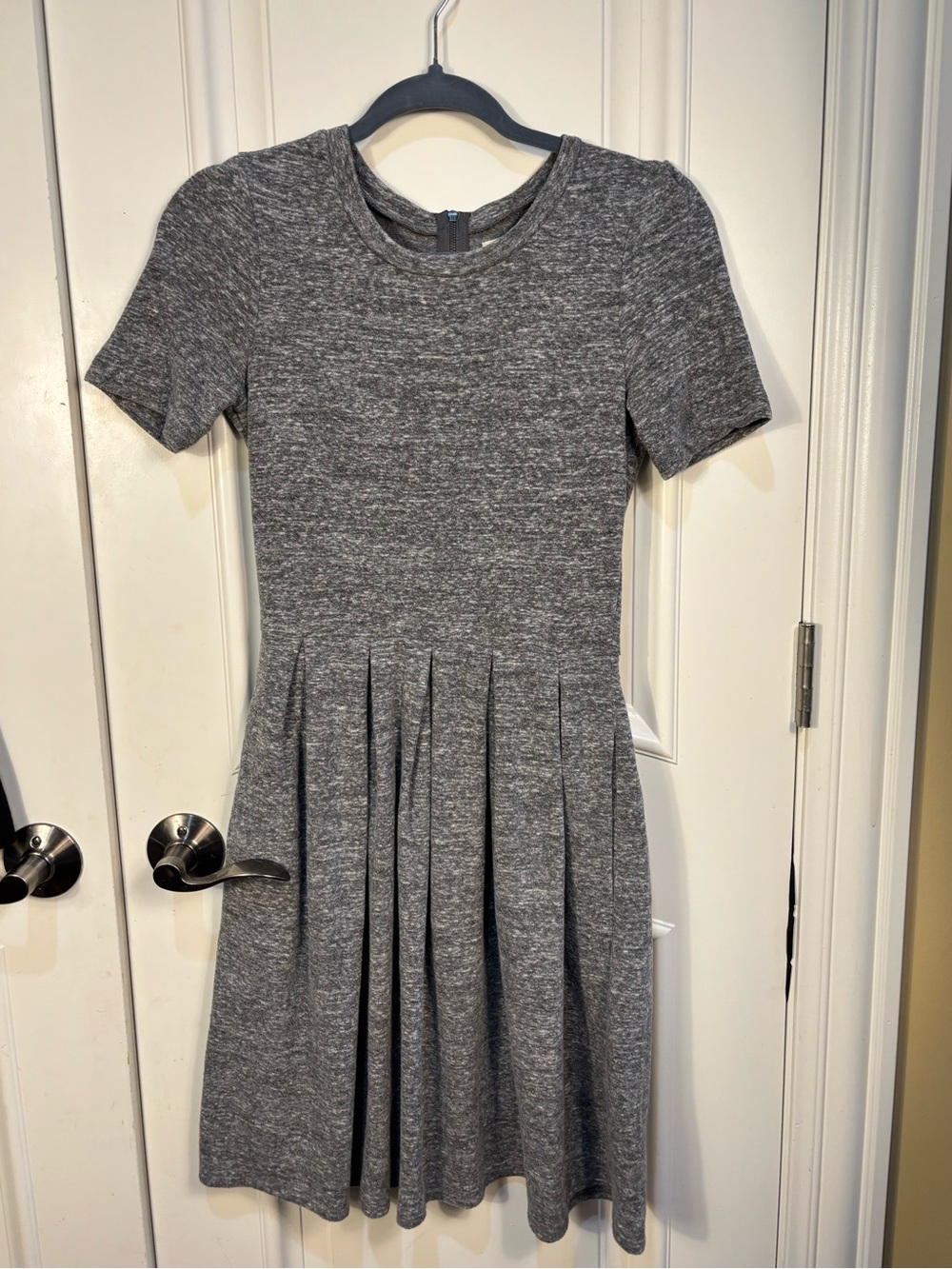 Madewell gray pleated skater dress shirt sleeve size xs